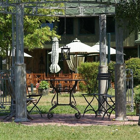 Chill Inn Bernati Ngoại thất bức ảnh