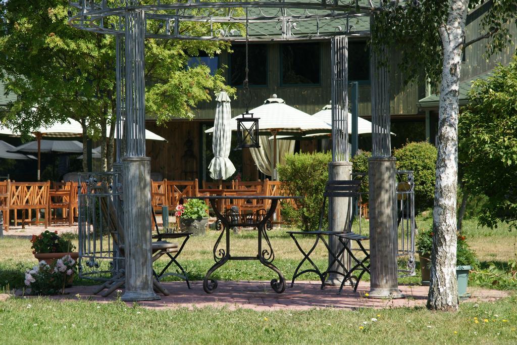Chill Inn Bernati Ngoại thất bức ảnh